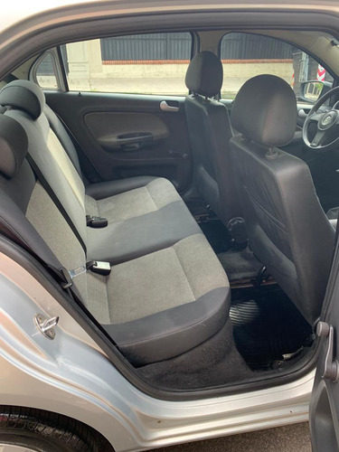 Volkswagen Voyage 1.6 101cv