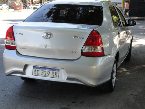 Toyota Etios 1.5 Sedan X