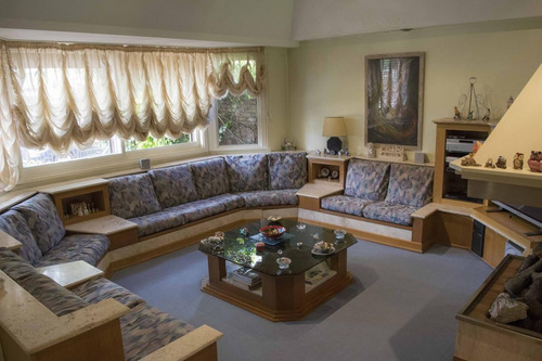 Imagen 2 de 30 de Casa En Venta De 8 Ambientes Martinez