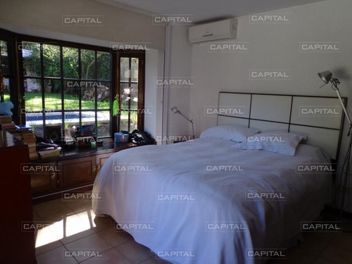Casa De 5 Dormitorios En Playa Mansa Punta Del Este-ref:28553