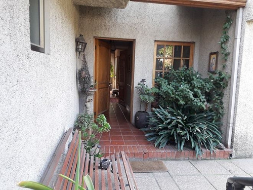 Casa En Venta En Lo Barnechea