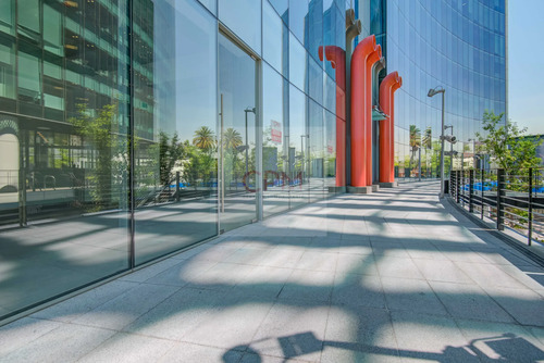 Arrienda Moderno Local Comercial, Las Condes (161698)