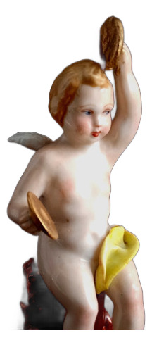 Figura Antigua Porcelana Capodimonte Querubín Alado Sentado (Usado)