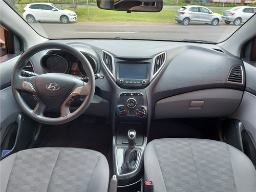 Imagem 11 de 13 de Hyundai Hb20s 1.6 Comfort Plus 16v Flex 4p Automático