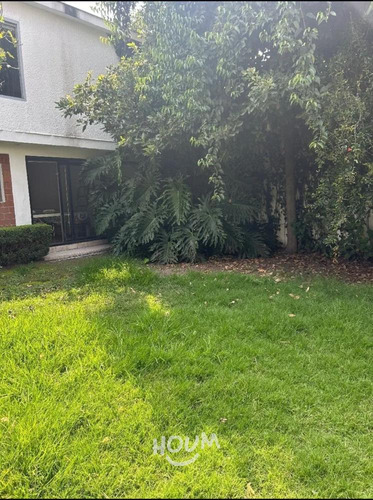 Casa En Insurgentes Cuicuilco, Coyoacán Con 3 Recámaras, 414 M², Id: 153426