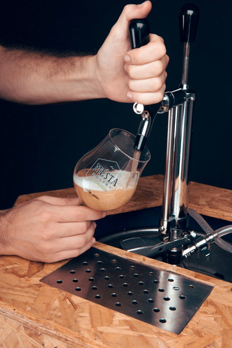 Imagen 3 de 4 de Alquiler De Choperas, Cerveza Artesanal 10 30 Y 50 Litros.