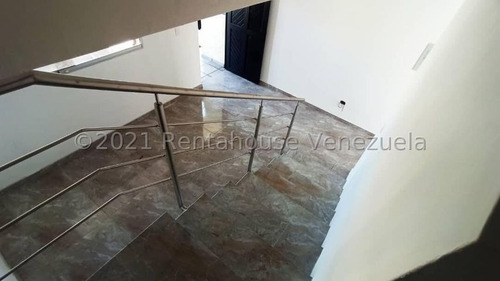 Imagen 6 de 9 de Townhouse A Estrenar En Venta Situado En Buena Zona De La Puerta Maraven