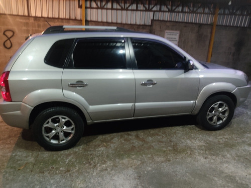 Imagem 2 de 12 de Hyundai Tucson 2010 2.0 Gls 4x2 Aut. 5p