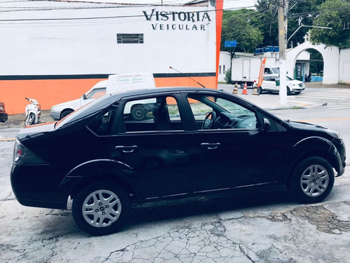 Imagem 8 de 11 de Ford Fiesta Sedan 1.6 Flex 2012 Flex