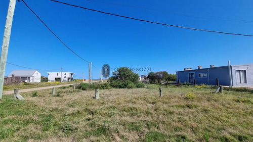 Venta De Terreno Esquina En Punta Negra, Piriapolis - Superficie De 653m