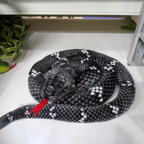 Anaconda Simulada. Horripilante Peluche.