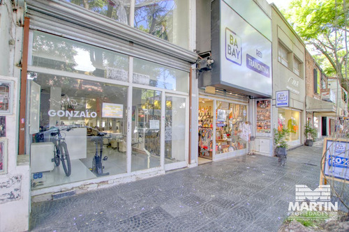 Local De 170 M2 Cubiertos, 2 Baños, 2 Subsuelos Y Jardín, A Metros De Alvear.