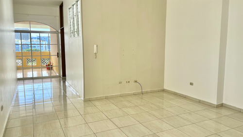 Apartamento Con Línea Blanca En Alquiler En Gazcue, Santo Do