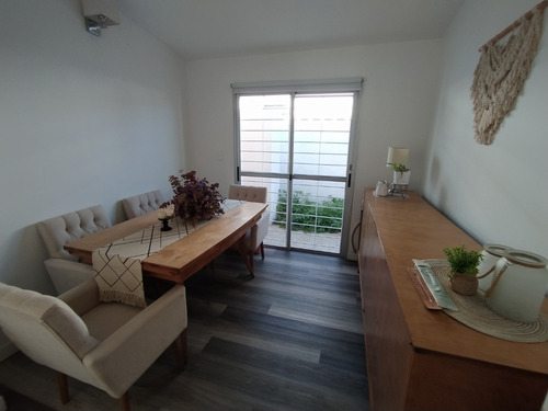 Imagen 9 de 22 de Preciosa Casa, Como A Estrenar, En Excelente Ubicación.