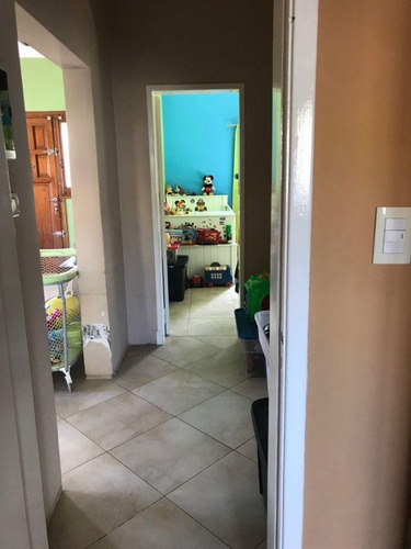 Imagen 13 de 30 de Hermosa Casa De 3 Ambientes Con Jardín Y Piscina En Venta - Turdera