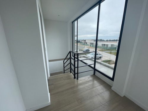 Imagen 9 de 14 de Venta - Casa Lote 28 En Lares De Canning