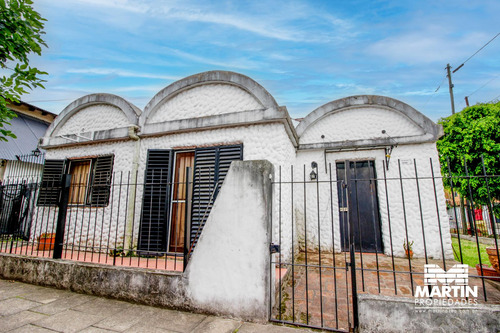 Casa En Venta En Boulogne Sur Mer. Son Dos Casas, Lote De 10x26. A Una Cuadra De Panamericana.