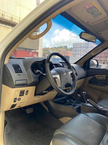 Imagen 7 de 10 de Toyota Fortuner Sportivo 4x4