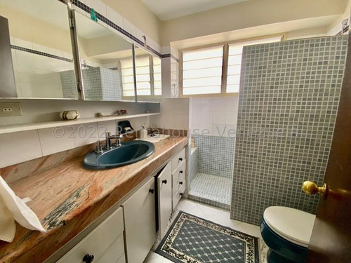 Tg Apartamento En Venta Con Pisos De Mármol, Pisos Bajo Sin Problema De Agua Con Vista Al Ávila, En Las Mercedes 23-26804 Ys