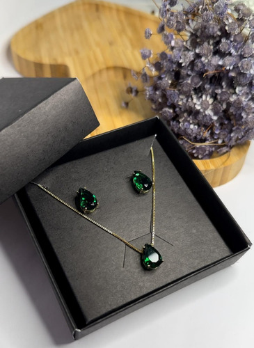 Conjunto Colar Brinco Gota Verde Folheado Ouro 18k Envi Full Cor Dourado
