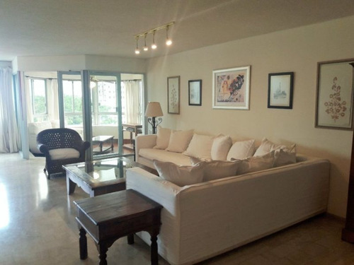 Venta De Apartamento 3 Dormitorios En Roosevelt