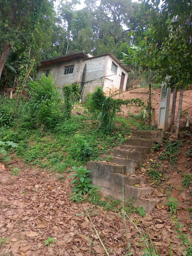 Casa Com 4 Comados 1 Cozinha 1 Sala 1 Quarto 1 Lavadeira 