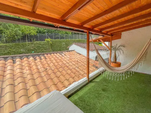 Casa En Arriendo En El Tesoro. Cod A775996