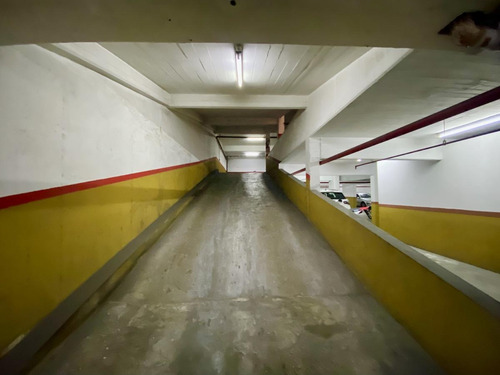 Imagen 3 de 7 de Excelente Cochera En Alquiler En Edificio Laguzzi - Centro De Martínez