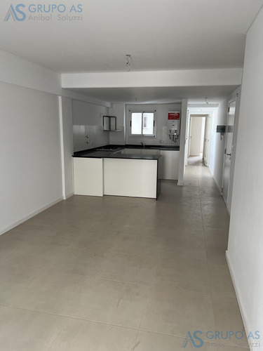 Departamento De 2 Dormitorios Con 2 Baños - Muy Cerca De Todo