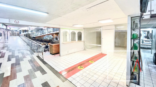 Local 46 M2, 1 Baño, Metro Los Leones - Ziw Property