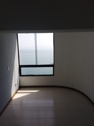 Se Vende Penthause Con Hermosa Vista A La Playa Lido Costa Dorada, Lecheria