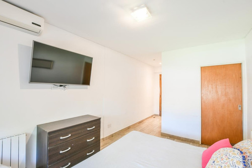 Imagen 13 de 29 de Casa De 4 Dormitorios Y Escritorio En Venta Con Parrillero Barrio Jorge Cura Centro Rosario