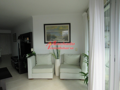 Apartamento En Punta Del Este, Mansa- Ref: 6392