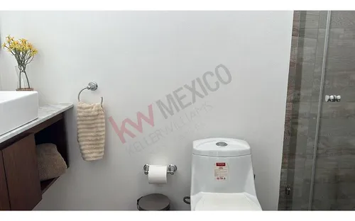 Venta De Casa Con Recámara En Planta Baja En Lomas De Angelópolis