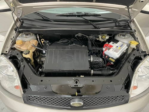 Imagen 19 de 19 de Ford Fiesta 1.6 Max Ambiente 2005
