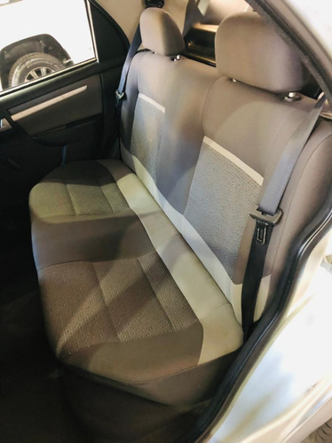 Imagem 12 de 12 de Chevrolet Celta 1.0 Lt Completo 2015