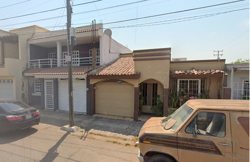 Casa En Remate Bancario En Paseo De Los Empaques, Los Girasoles , Sinalo, Girales , Culiacan , Sinaloa -ngc