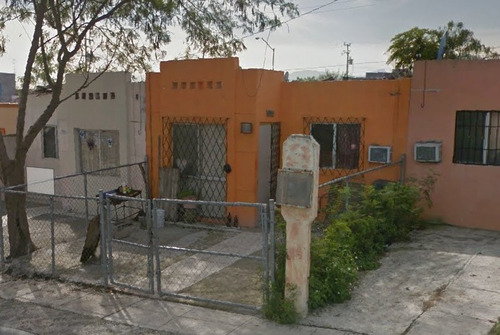 Casa En Remate Ubicada En C. Ciprés, Colinas De San Juan(colinas De La Morena), Cdad. Benito Juárez, N.l. Sk04
