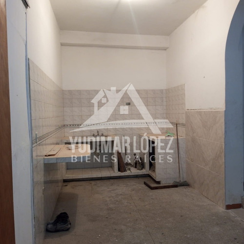 Espacioso Local En Alquiler En Urb. Santa Ana Maracay Edo. Aragua.