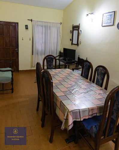 Casa De 3 Dormitorios, Zona Abasto, Hilton