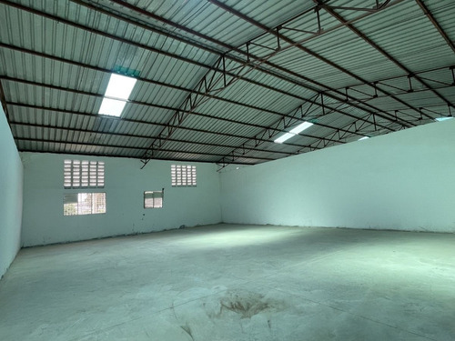 Nave Industrial Alquiler Zona Franca Hainamosa Ii