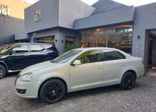 Volkswagen Vento 2.5 Luxury Tiptronic 170cv