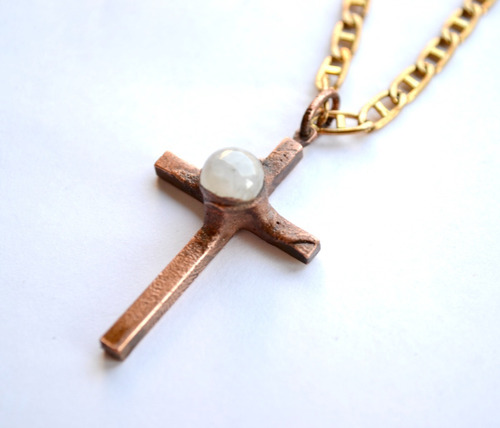 Imagen 2 de 4 de Collar Cruz Con Piedra De La Luna, Cadena De Bronce, Cod1