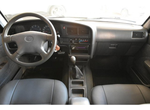 Toyota Hilux Hilux 3.0 SRV 4X2 CD 8V DIESEL 4P MANUAL