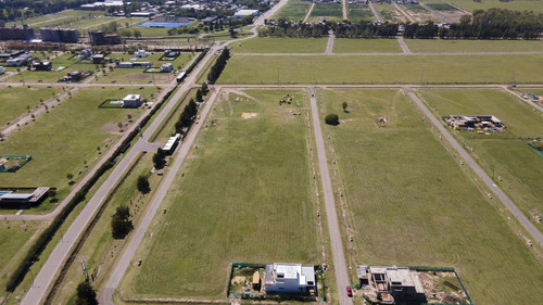 Imagen 2 de 16 de Lote En Los Pasos Del Jockey Barrio 3