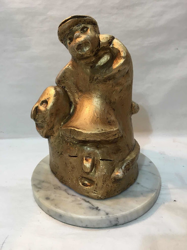 Escultura De Cerámica Con Base De Marmol (Usado)