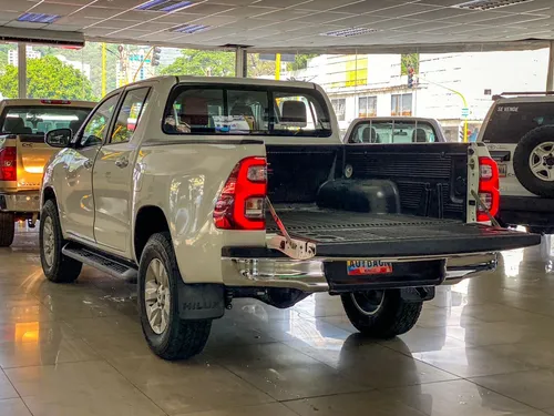 Toyota Hilux 2.7 4x4