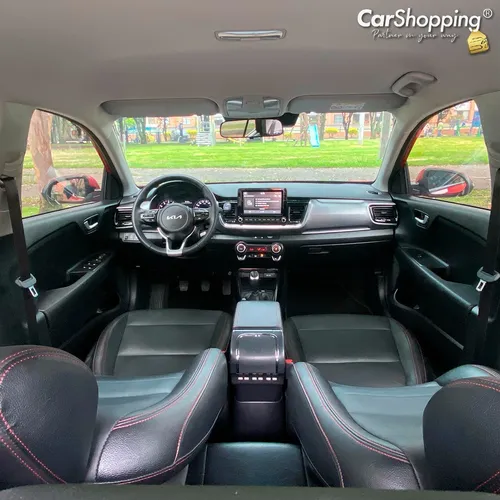 Kia Stonic 1.0 Mt Zenith Híbrida La Más Full Como Nueva