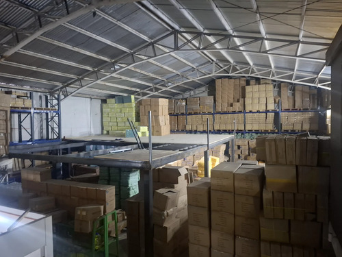 Local Comercial Con Bodega 700 Mts.