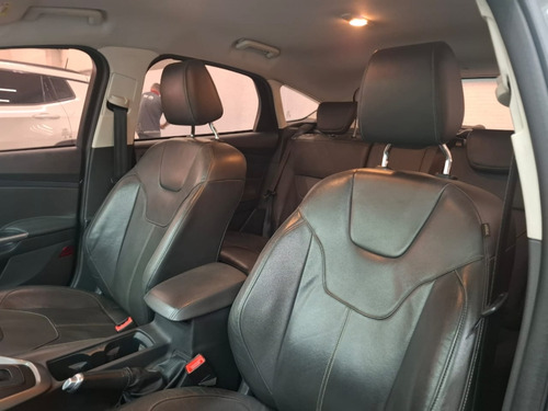 Ford Focus 2.0 SE PLUS 16V FLEX 4P POWERSHIFT